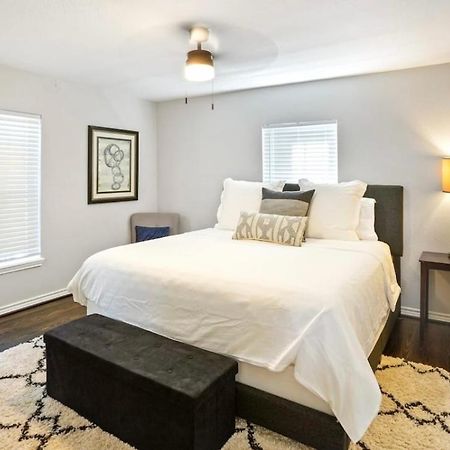 Cozy Heights 2 Bd Bungalow, Walkable 休斯敦 外观 照片