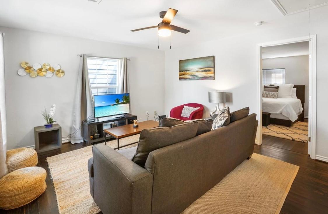 Cozy Heights 2 Bd Bungalow, Walkable 休斯敦 外观 照片