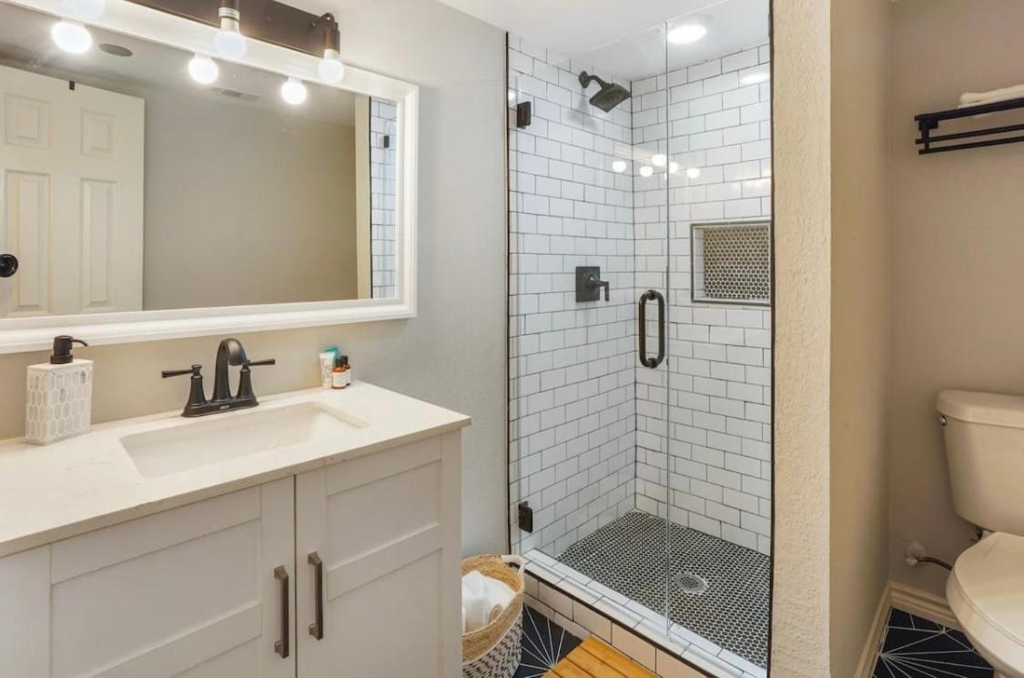 Cozy Heights 2 Bd Bungalow, Walkable 休斯敦 外观 照片